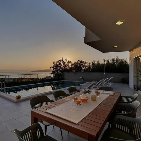 Villa M, Makarska