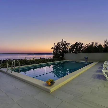 Villa M, Makarska