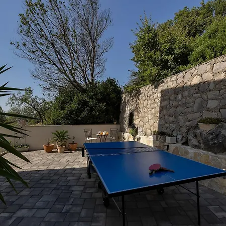Inmitten Der In Ruhiger Lage Makarska