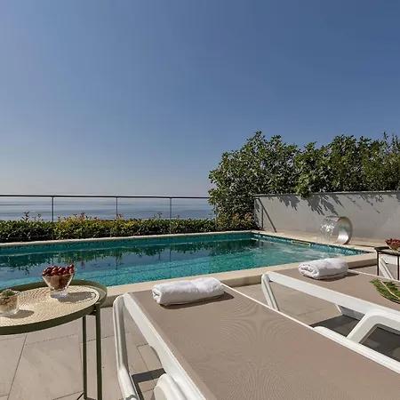 Inmitten Der In Ruhiger Lage Makarska